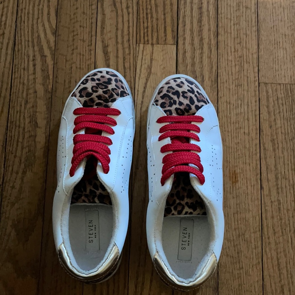 STEVEN by Steve Madden